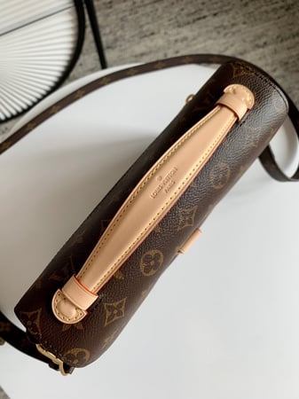 لوي فيتون ‏ Pochette Métis مقاس25cm