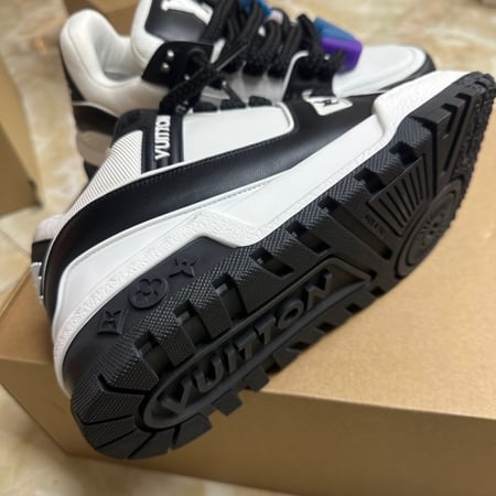 شوز لوي فيتون