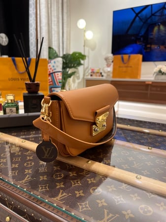 لوي فيتون Swing مقاس24cm