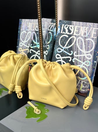 لويفي Flamenco purse مقاس 23cm