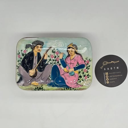 علبة خشبية مجنون ليلى مطعمه بالعاج والنحاس