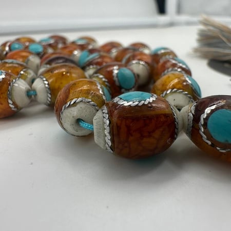 سبحة عظم جمل مطعم بالفضه 33 خرزه