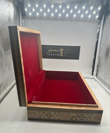 علبة خشبية فاخرة كل عام وانت بخير