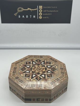 علبة خشبية فاخرة ثماني الشكل مطعم بالصدف