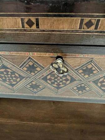 صدق خشبي فاخر لحفظ المقتنيات صناعة يدوية