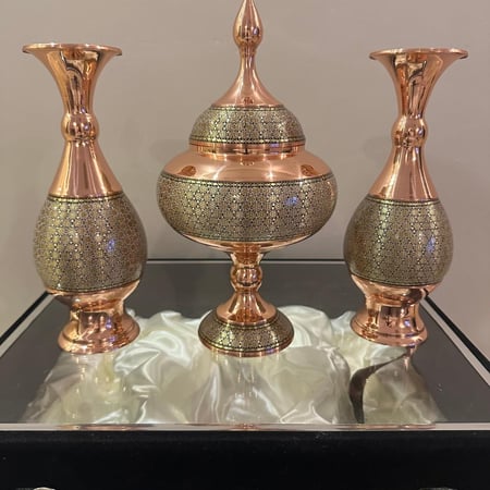 طقم ثلاث قطع تحف نحاس مطعم بالعاج