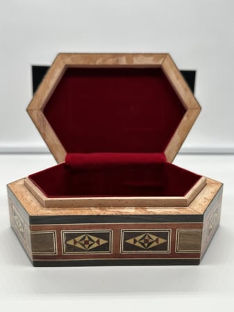 علبة خشبية فاخرة مطعم بالصدف