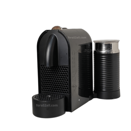 ماكينة كبسولات القهوة يو ميلك من نسبريسو مع صانعة الرغوة الحليب ايروتشينو3 (مستعملة ومضمونة)