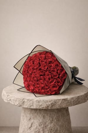 الحب 100 وردة