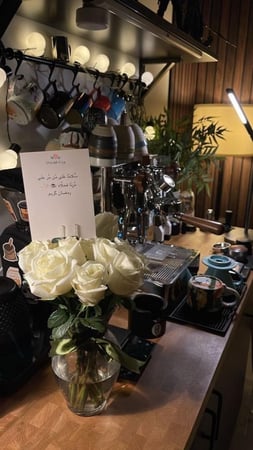 توصيل ورد - مزهرية