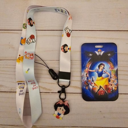 حامل بطاقات سنووايت