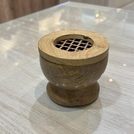 مبخرة هندية مع غطاء