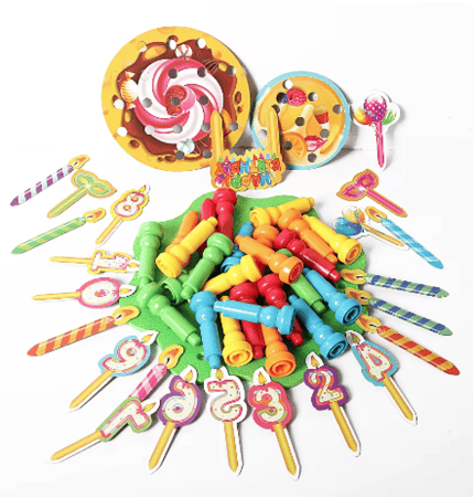 لعبة تورتة ثلاثية الابعاد مع شمع شكل مسامير