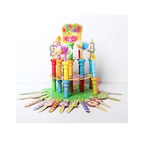لعبة تورتة ثلاثية الابعاد مع شمع شكل مسامير