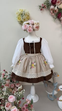 فستان ريفي مطرزة