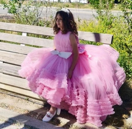 فستان منفوش بطبقات التل