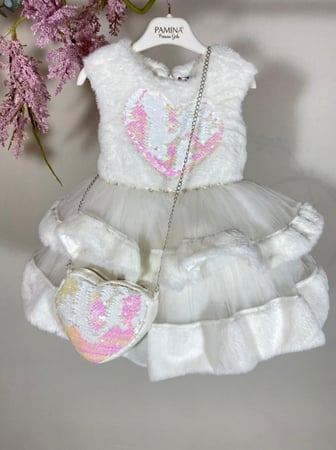 فستان فرو القلب