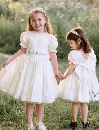 فستان ناعم مطرز