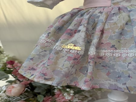 فستان الورود الناعمة