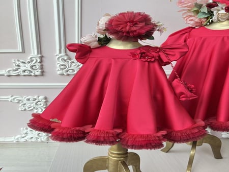 احمر كلوش+ طوق فقط