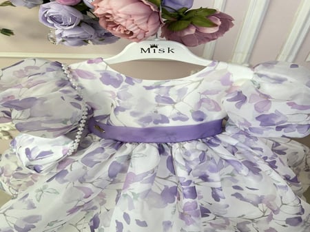 كاندي موف + بروش فيونكة وشنطة فقط