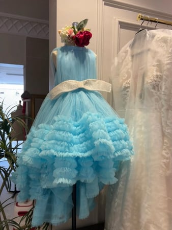 فستان منفوش بطبقات التل