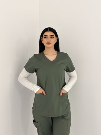 طقم سكراب طبي نسائي ماركة لاب ميد ®