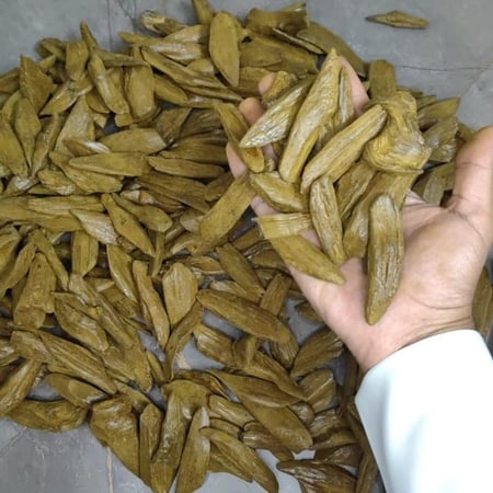 بوكس عود فاخر VIP للإهداء مع دهن عود وعود طبيعي | مذهل للعود