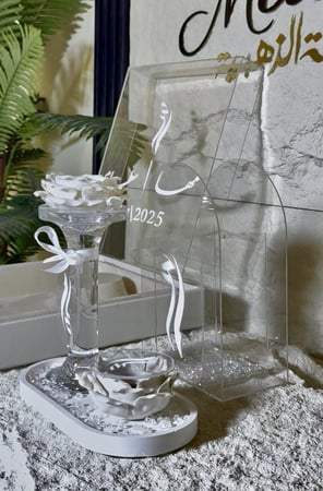 بكج العروس بوكس العقد بغطاء اكريلك بتنسيق الخرز +استاند المسكة بتنسيق الخرز +مبخرة الورد الكريستال +وردة العود +صينية رخام بتنسيق البلور شامل التنسيق