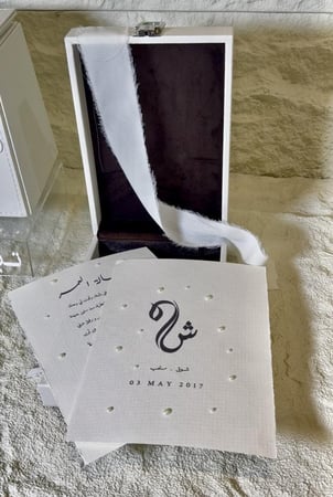 بكس رسالة العمر المخملي والجلد +ورقتين رسالة عمر تفصيل حسب الطلب +شريطة