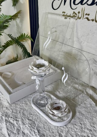 بكج لتفاصيل العروس مبخر كريستال +علبه العود +صينية رخام بتنسيق الخرز +بوكس عقد بغطاء اكريلك شامل التنسيق الخرز +استاند المسكة بتنسيق الخرز