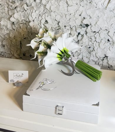 بوكس العقد شامل التنسيق +مسكه عروس شامل الحروف