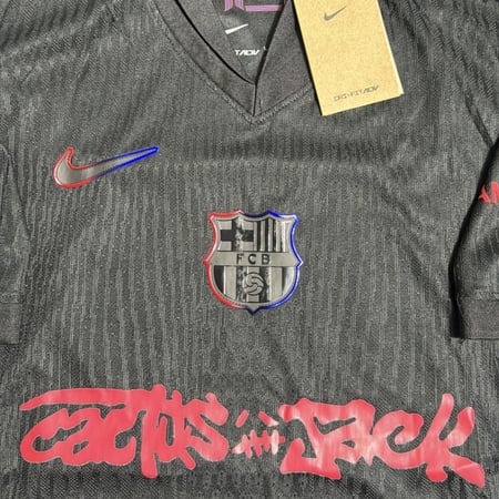 تيشيرت برشلونة الأسود ( ترافيس سكوت )