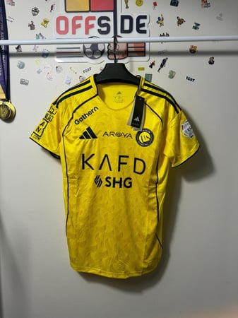 تيشيرت النصر الأساسي 25/26 ( كامل الرعايات )