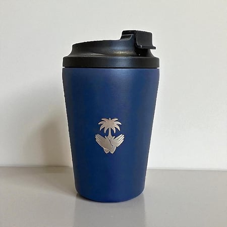 Mug بشعار هوية عزنا بفزعتنا -(كوب حراري).