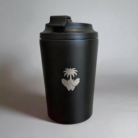 Mug بشعار هوية عزنا بفزعتنا -(كوب حراري).