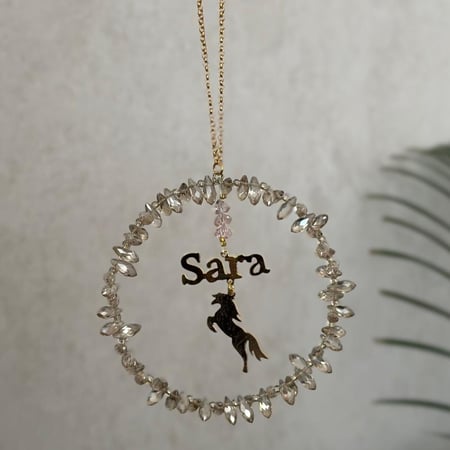 تعليقة سيارة كرستال بأسم مطلي ذهب