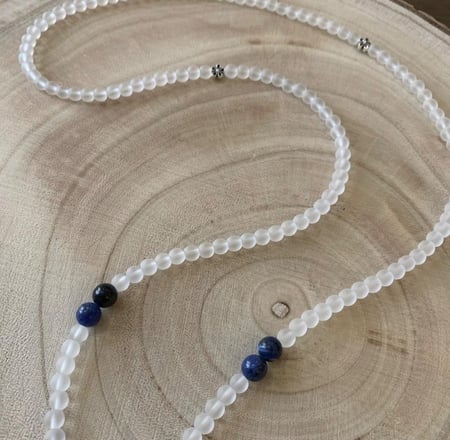 تعليقه بطاقه خرز شفاف