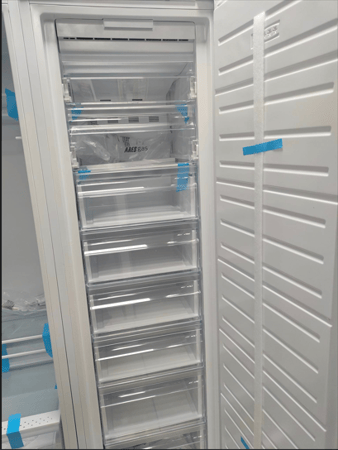 إلبا الايطالية فريزر بلت ان باب واحد 197 لتر - باب قابل للاستبدال ( فتح يمين/ يسار ) تبريد هواء (نظام نو فروست) في الثلاجة تحكم باللمس 8 مستويات تخزين مصباح LED داخلي - ELBA-195 - صناعة تركي