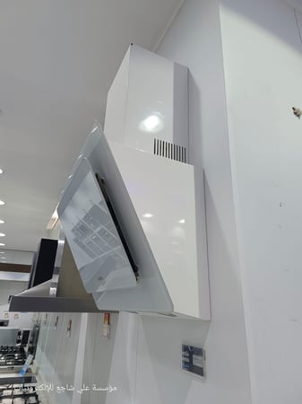 البا الايطالية - شفاط جداري زجاجي أبيض ايطالي 60 سم قوة 1000 م3 في الساعةشفاط جداري ايطالي 60 سم قوة 1000 البا - التحكم باللمس 3 + 1 سرعة، 2أضواء مؤقت المروحة لمدة (15) دقيقة ثم الفصل فلتر ألومنيوم. ، فلتر كربون - VARIETY60-1000W