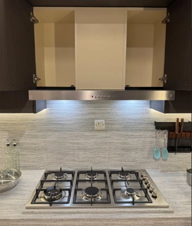 كيتشن نت KITCHEN NET - شفاط 90 سم تي بوكس ازرار كبس قوة شفط 1000م3/س - تحكم ازرار الكترونية سهلة الكبس - 3 سرعات لتحكم اسهل 2 اضاءه ليد فلتر المونيوم قابل للغسيل وفلتر كربون مقاوم للصدأ   صناعه ايطالية - NT2203010