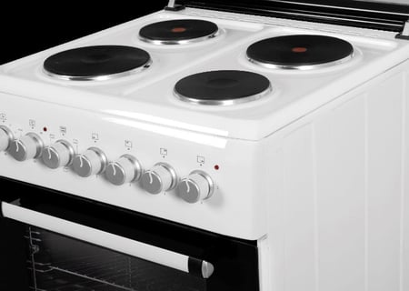 فرن MASTERgas ماستر جاز - كهرباء - فري ستاند -  60 سم  لون أبيض - 80 لتر - 4 عيون كهرباء - 2 عين إشعال سريع - باب الفرن 3 زجاج  - زجاج عاكس للحرارة - تركي - F604EMT