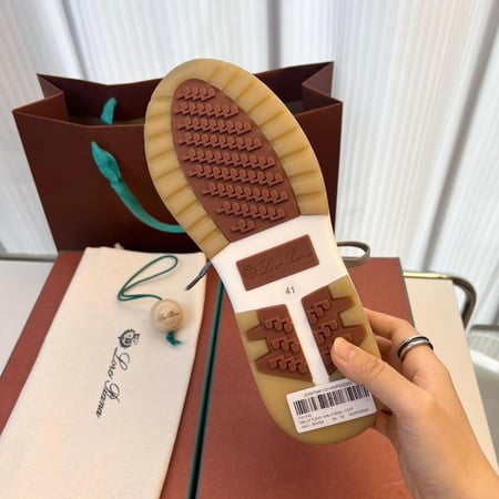 حذاء لوربيانا