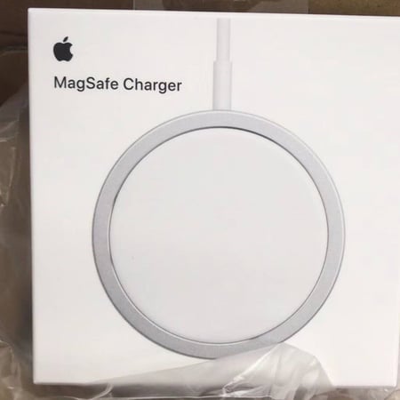 شحن iPhone 12 لاسلكيًا MagSafe