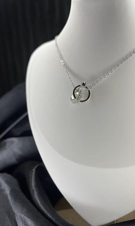 سلسال قلب وخاتم