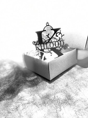 تعليقه مزخرفه