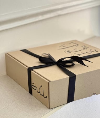 تيشيرت ليحتضنك دائماً بدلاً عني