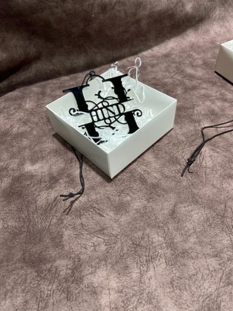 تعليقه مزخرفه