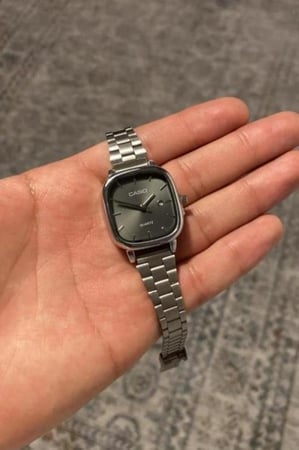 كاسيو LTP نسائي تيتانيوم - بحفر حسب الطلب