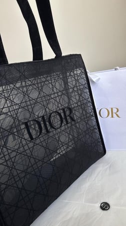 حقيبة ديور حجم كبير